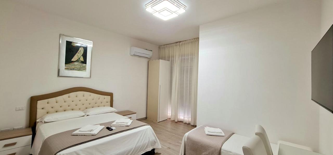 Farah'S House Hotel ปาโดวา ภายนอก รูปภาพ